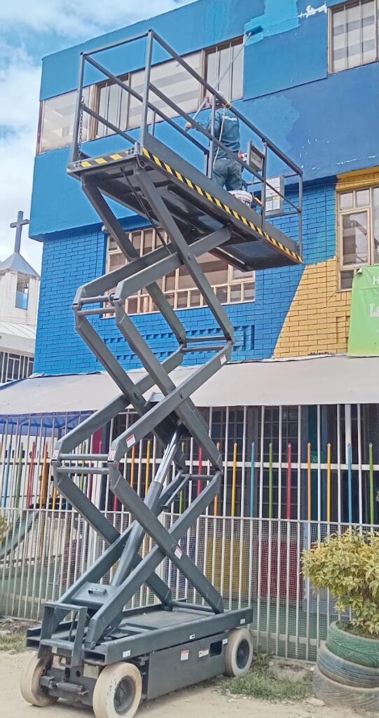 EQUIPOS MANLIFT TIJERA ALTURA TRABAJO 8 METROS